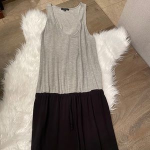 Evereve Fashionista Gray and Black Dress Size S